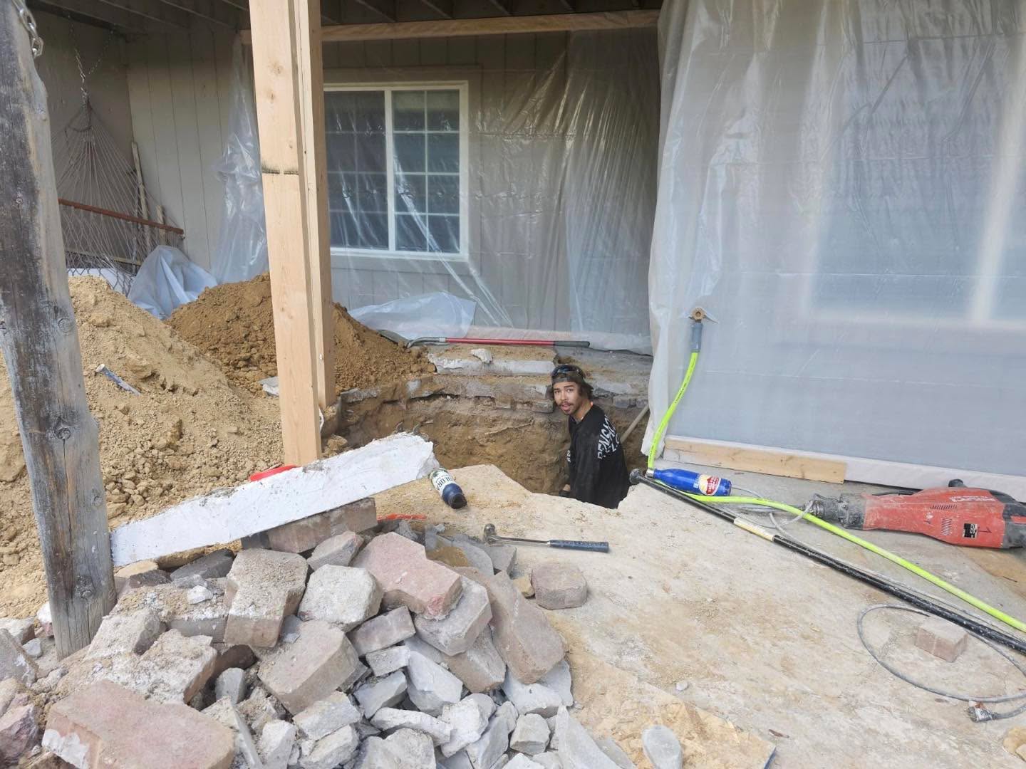 Elan is digging himself into a hole….